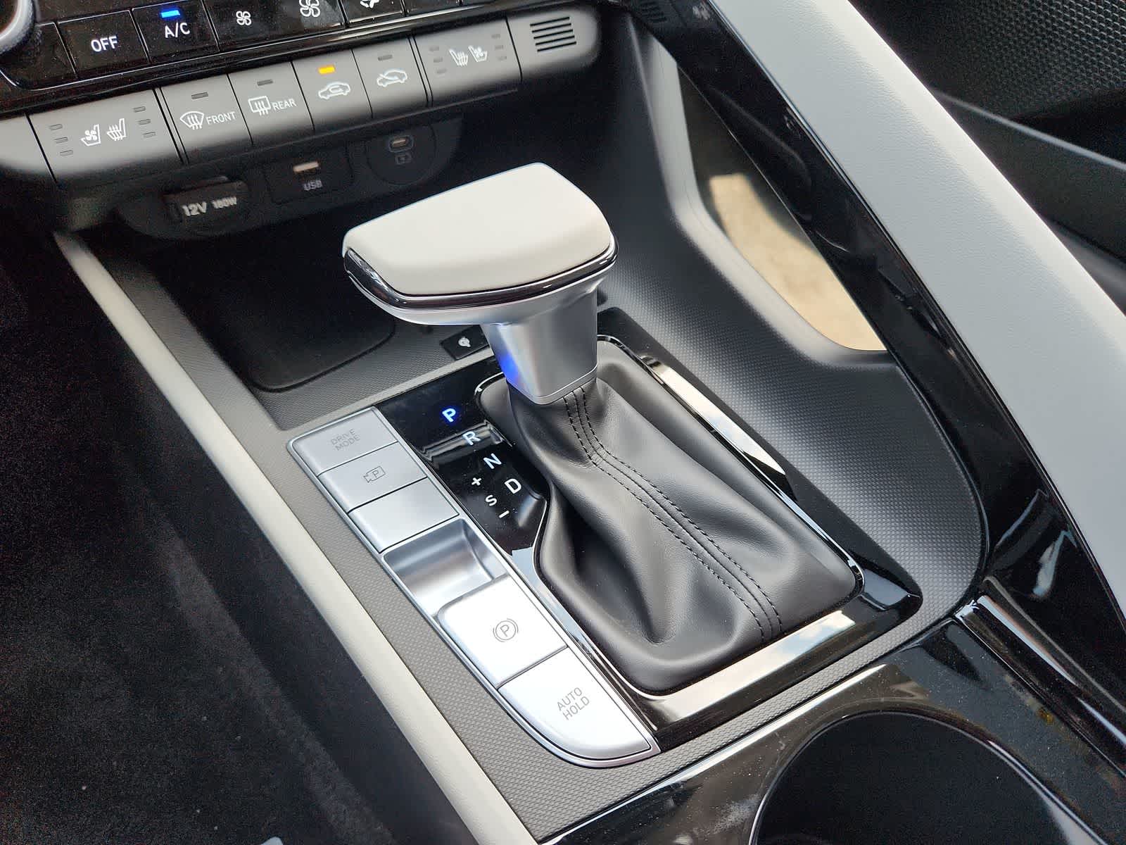 new 2025 Hyundai Elantra Hybrid car, priced at $28,100