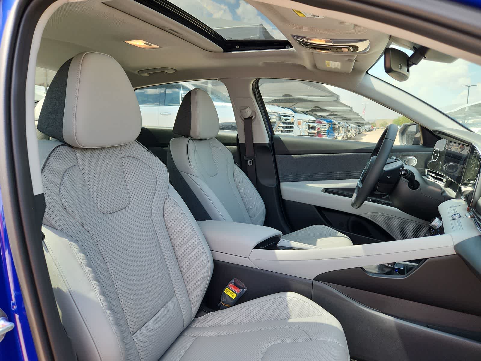 new 2025 Hyundai Elantra Hybrid car, priced at $28,100