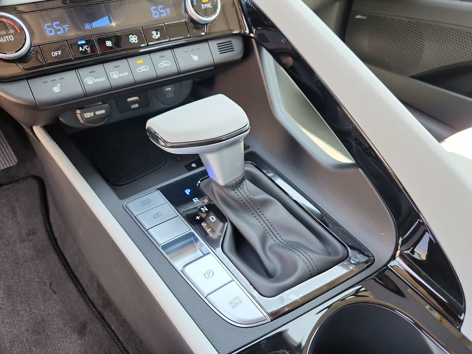 new 2025 Hyundai Elantra car, priced at $28,440