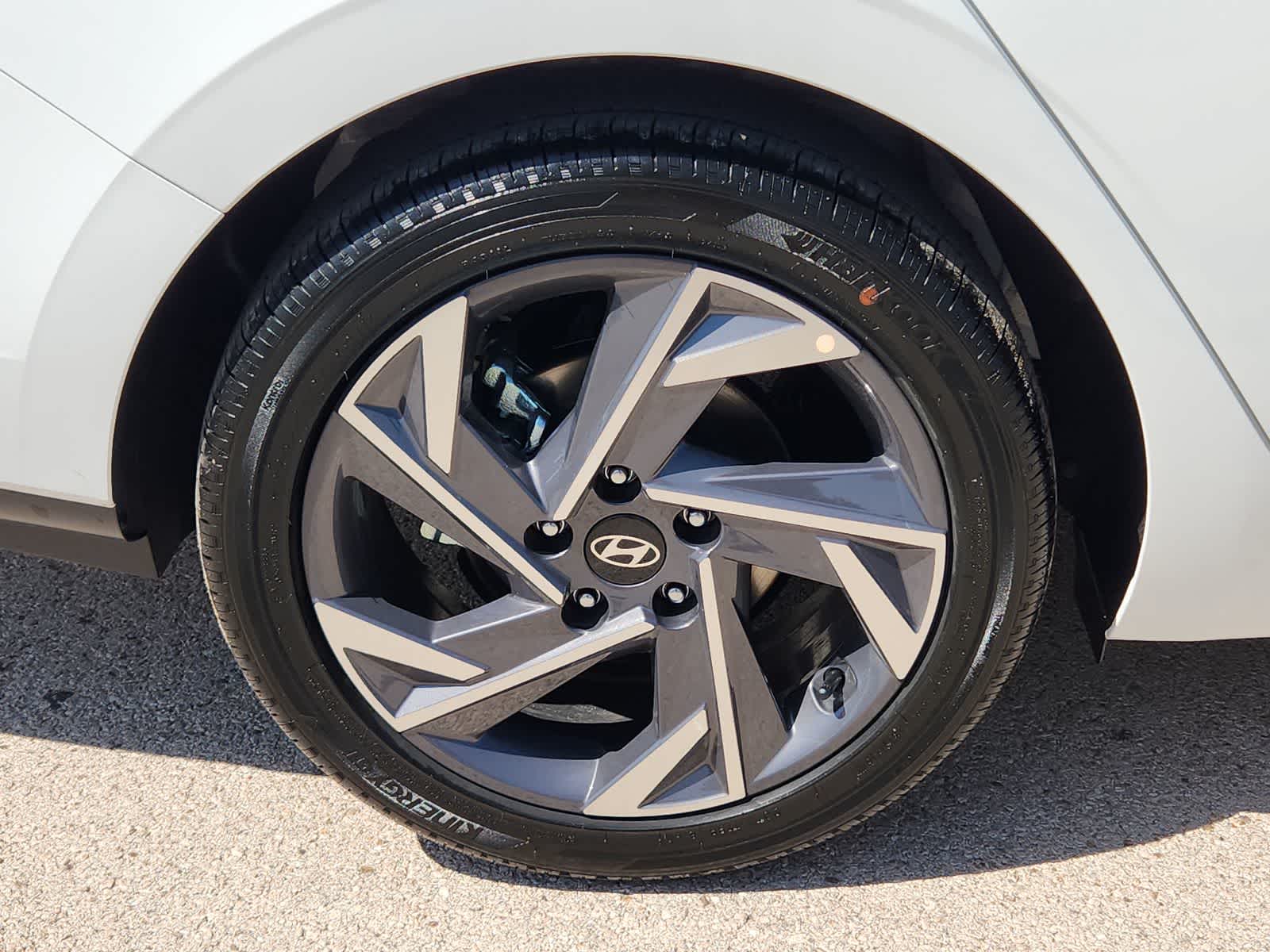 new 2025 Hyundai Elantra car, priced at $28,440