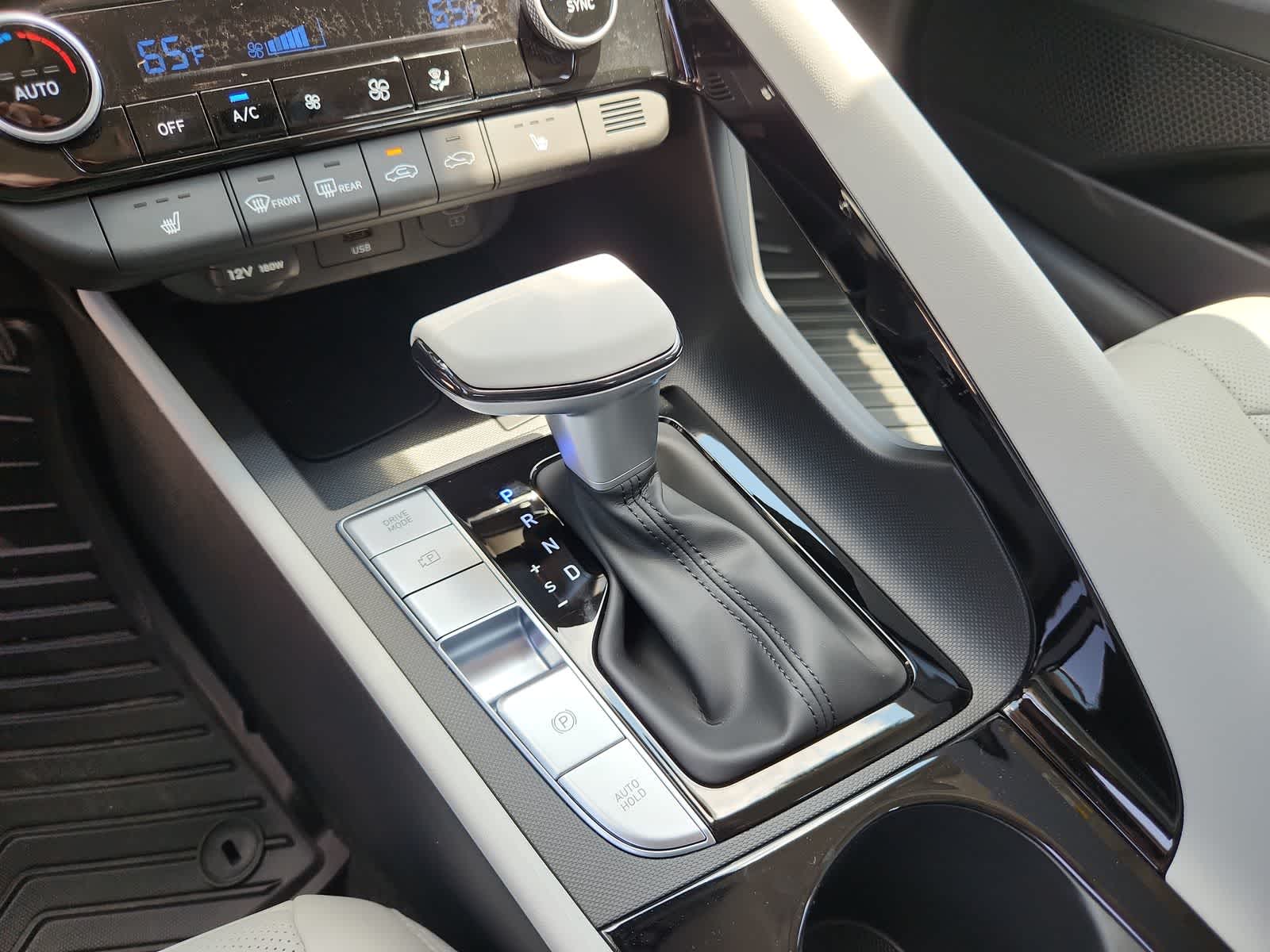 new 2025 Hyundai Elantra car, priced at $28,580