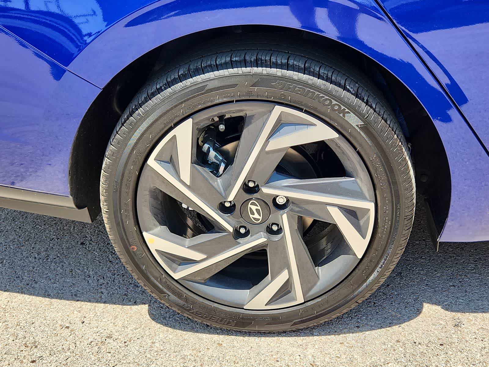 new 2025 Hyundai Elantra car, priced at $28,650