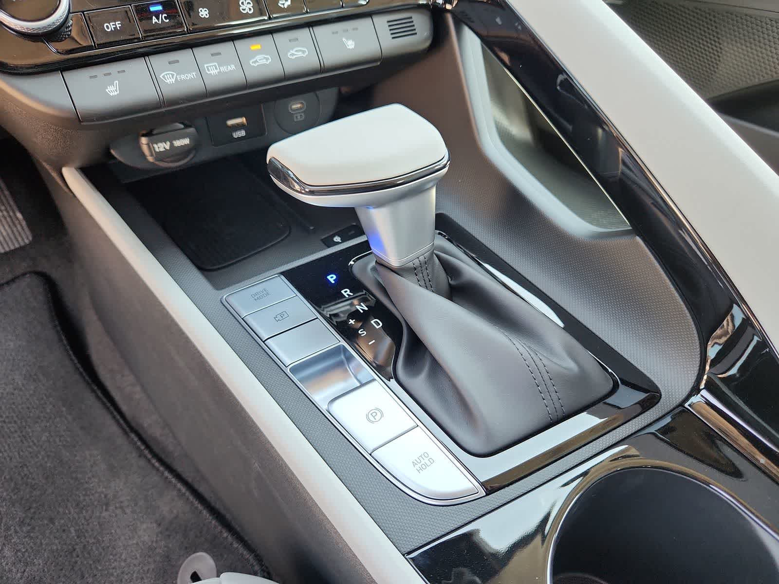 new 2025 Hyundai Elantra car, priced at $28,660