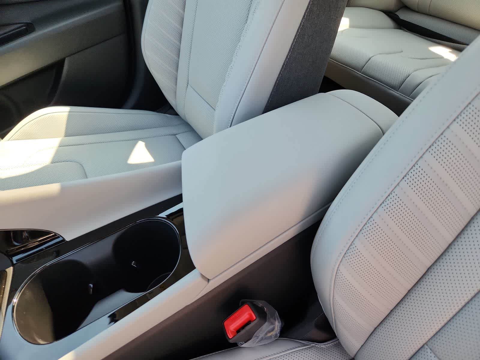 new 2025 Hyundai Elantra car, priced at $28,660