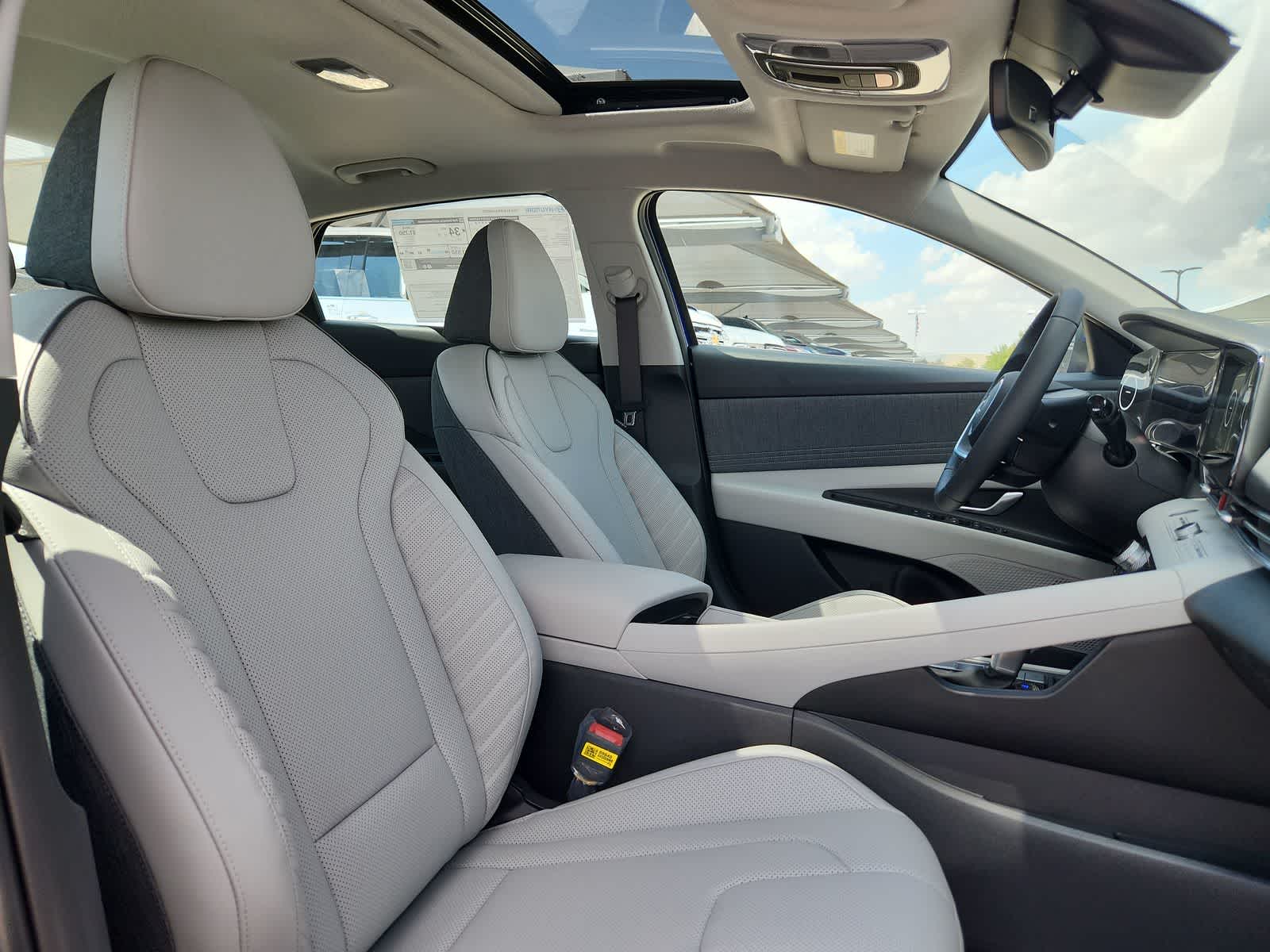 new 2025 Hyundai Elantra car, priced at $27,940