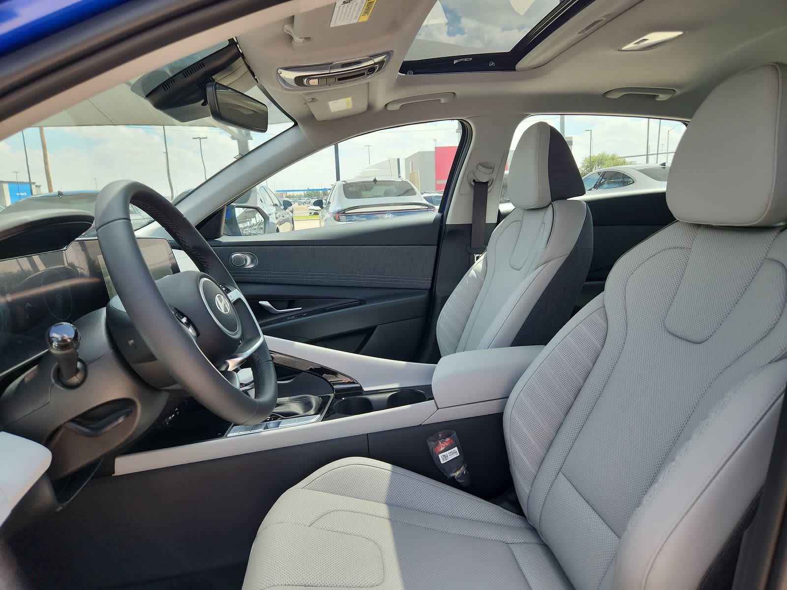 new 2025 Hyundai Elantra car, priced at $27,940