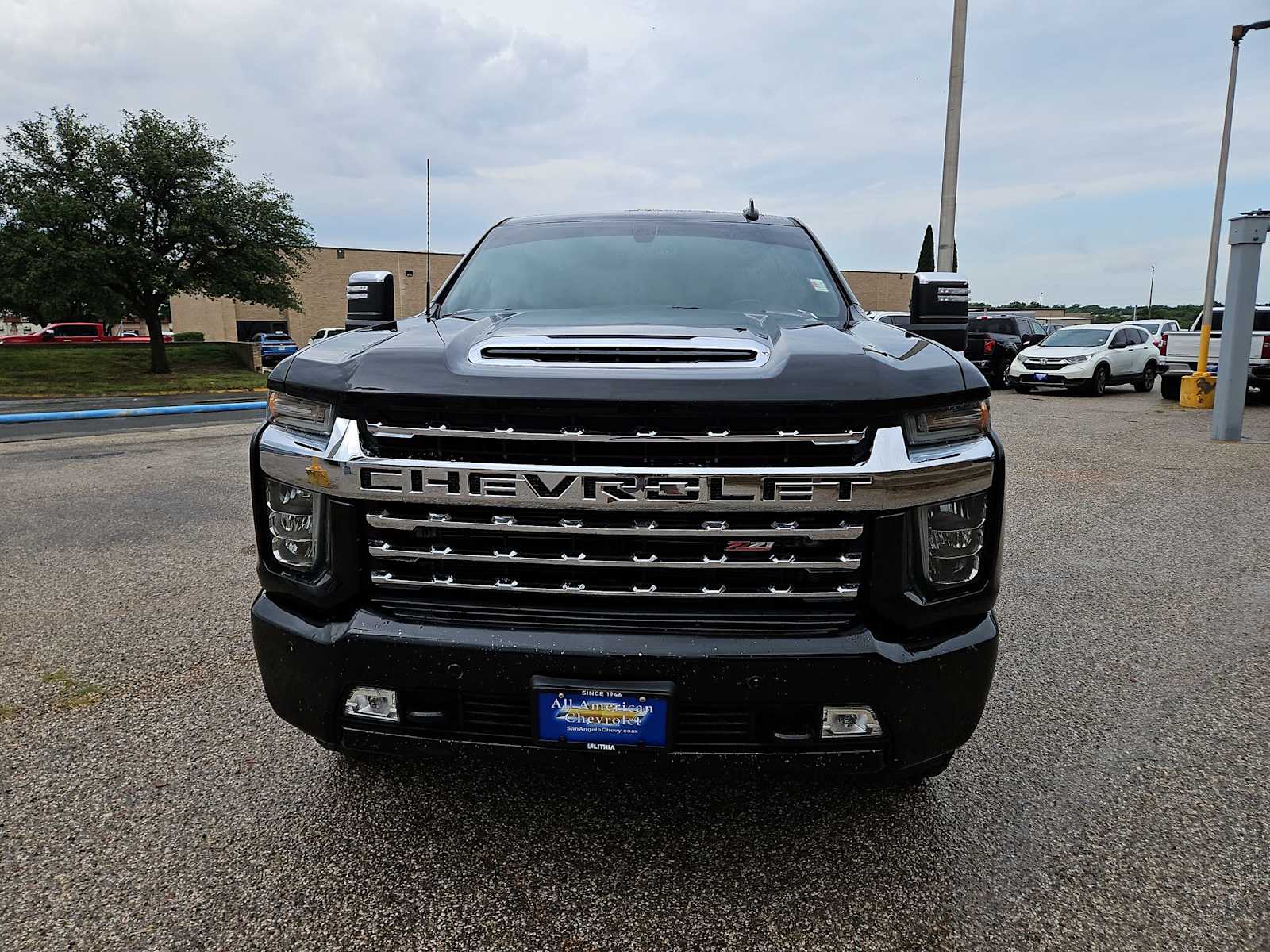 View vehicle photo 3