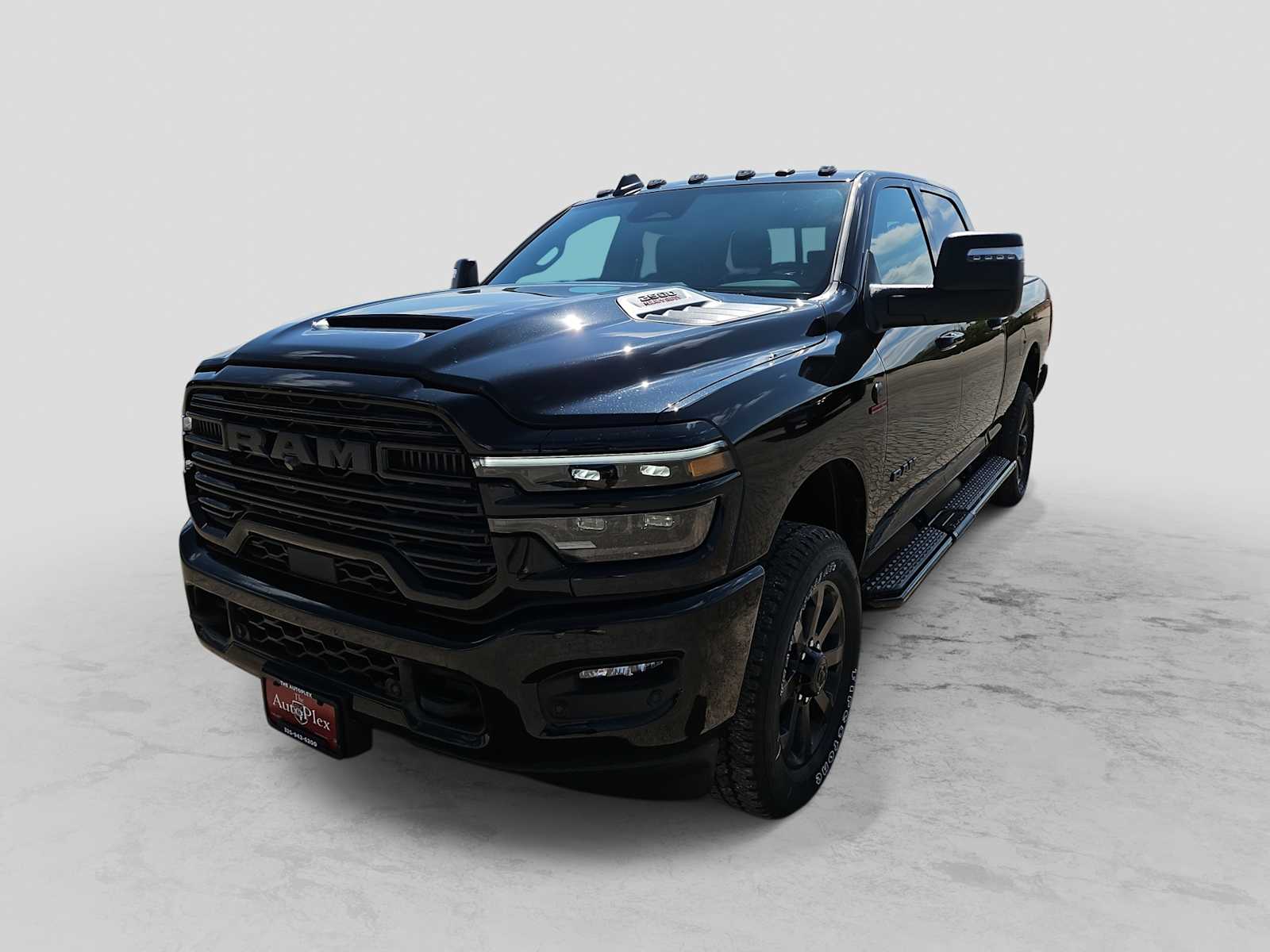 Diamond Black Crystal Pearlcoat 2026 RAM 2500 Laramie Crew Cab 4WD Pickup Truck Four-Wheel Drive 8-Speed Automatic