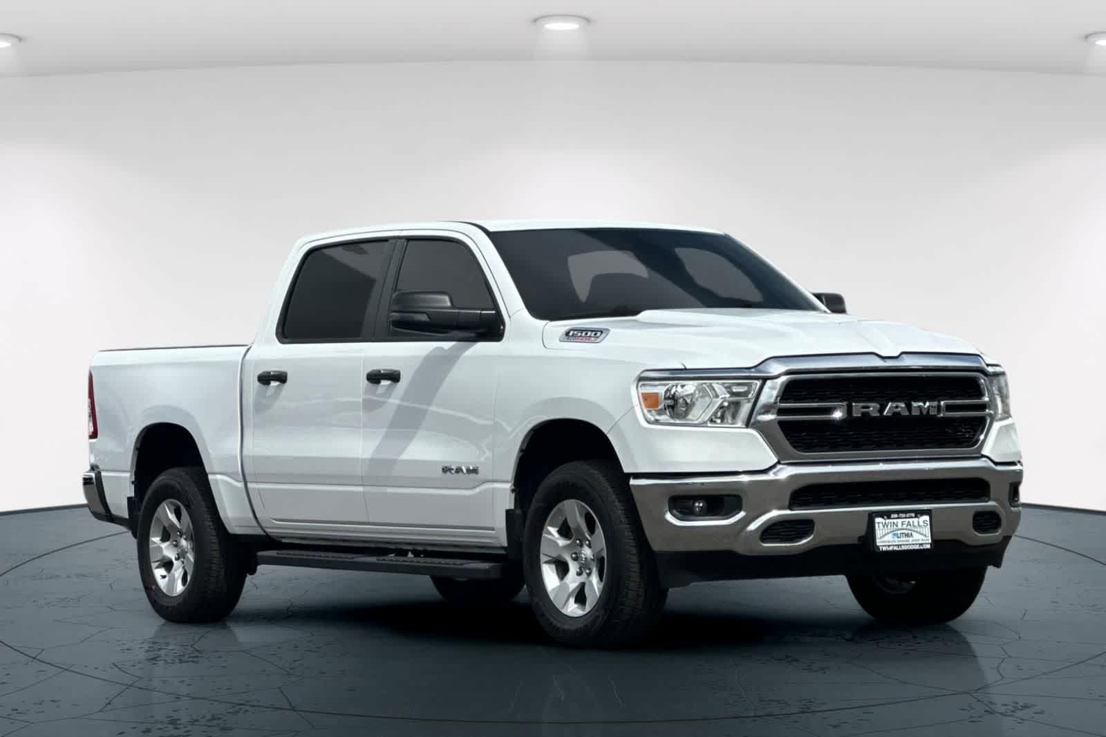 View vehicle photo 5