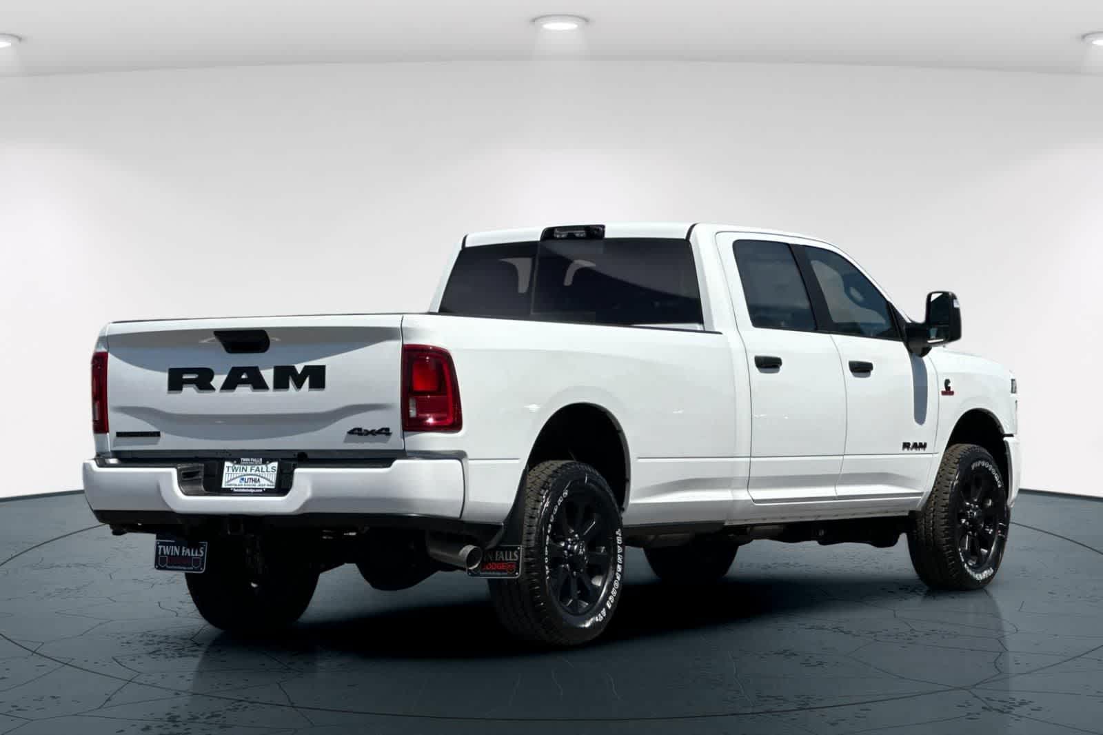 Bright White Clearcoat 2026 RAM 3500 Pickup Truck Four-Wheel Drive 8-Speed Automatic