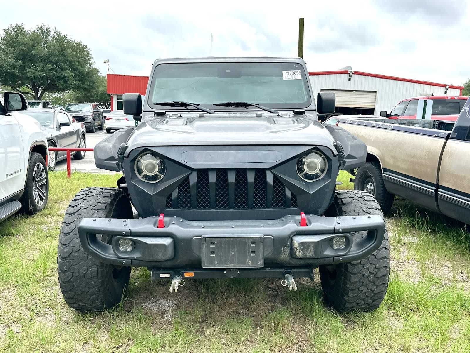 View vehicle photo 2