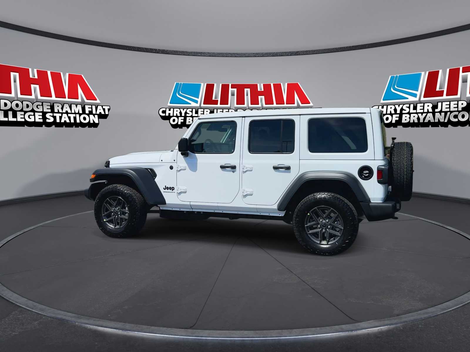 View vehicle photo 5