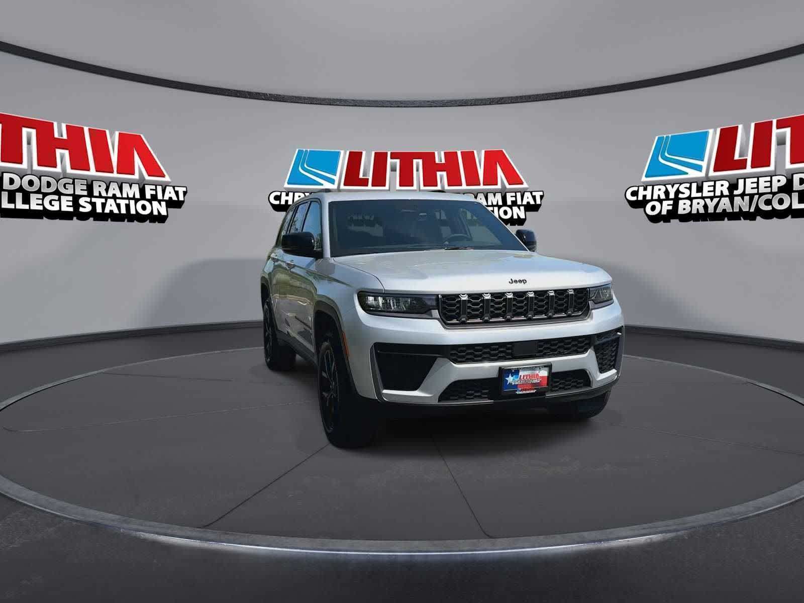 View vehicle photo 2