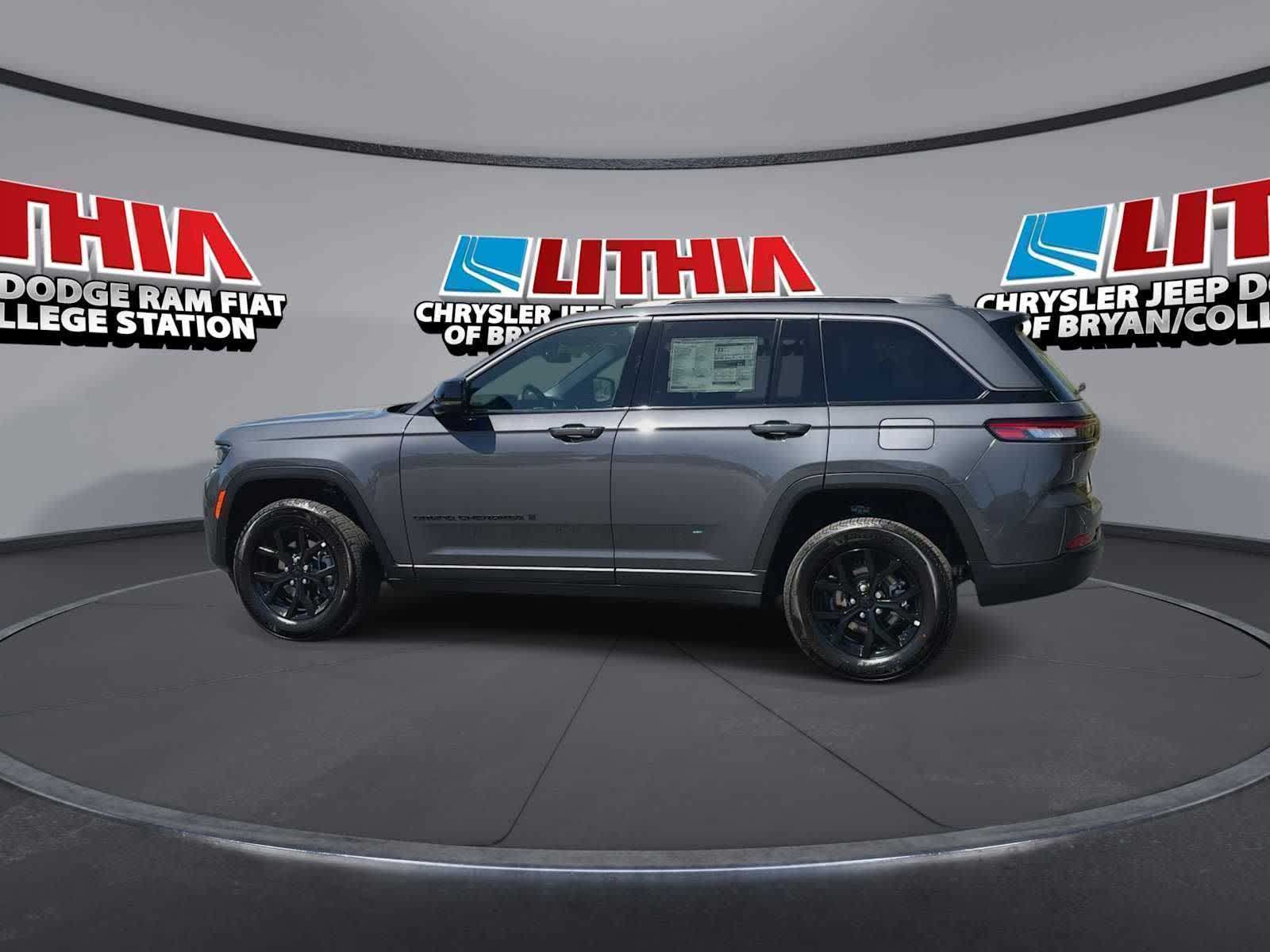 View vehicle photo 5