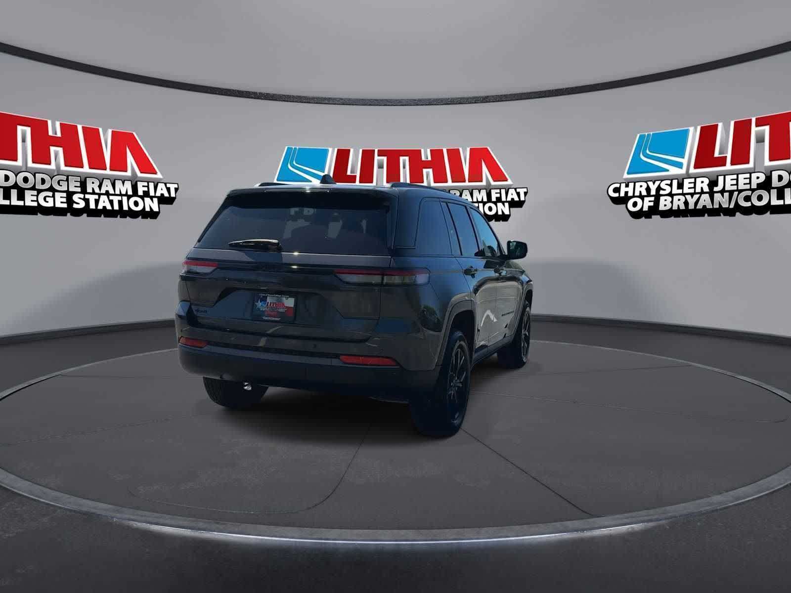 View vehicle photo 7