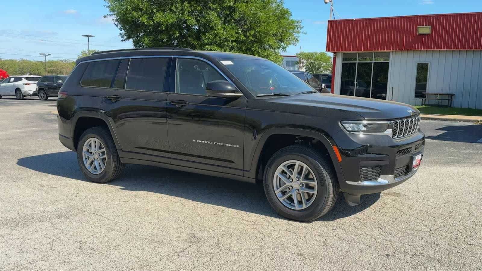 View vehicle photo 2