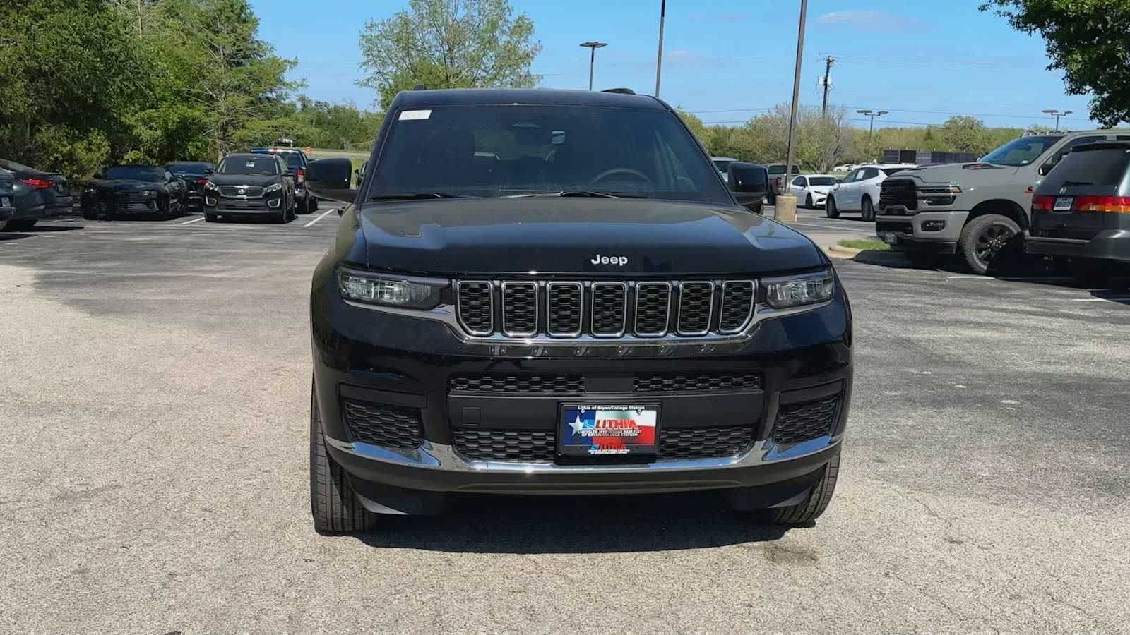 View vehicle photo 3