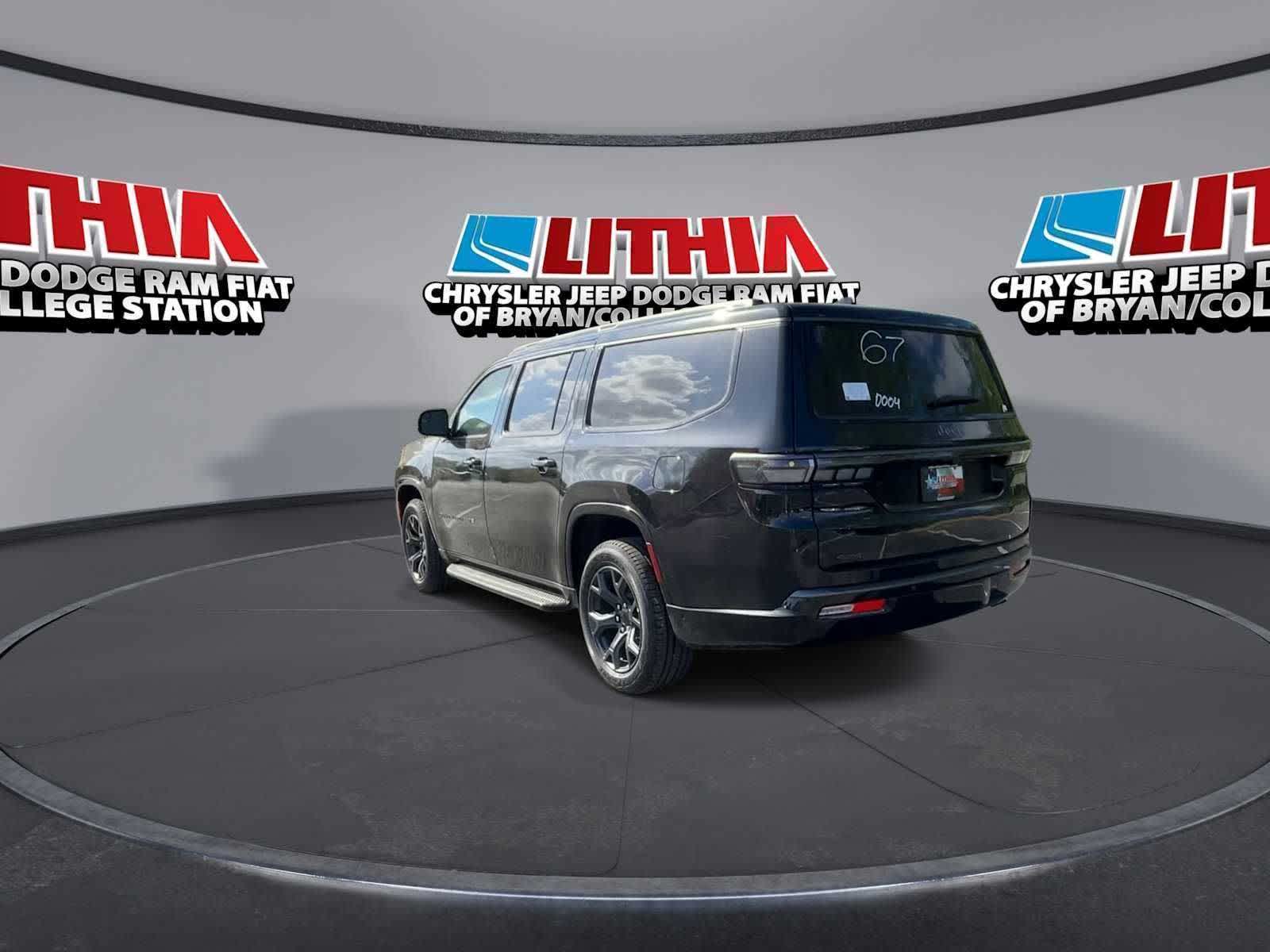 View vehicle photo 7