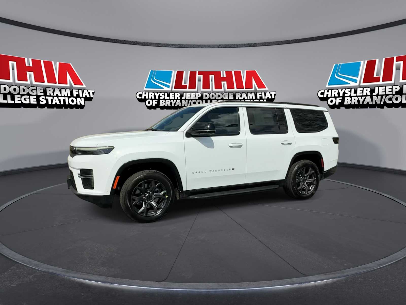 View vehicle photo 5