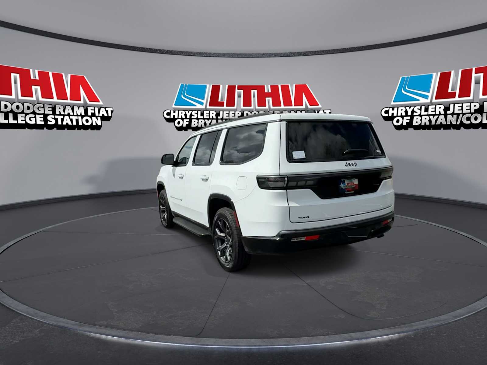 View vehicle photo 7