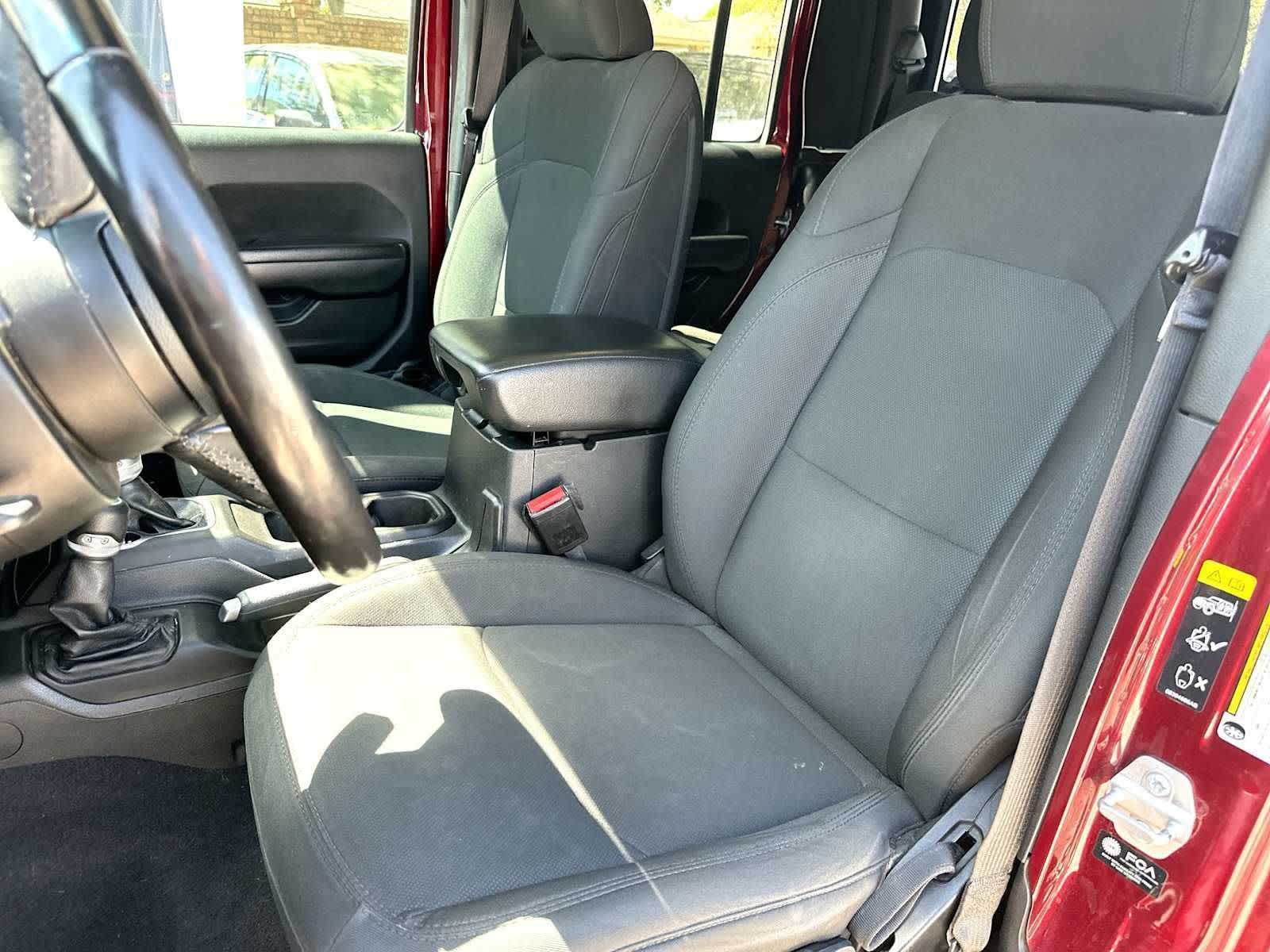 View vehicle photo 4