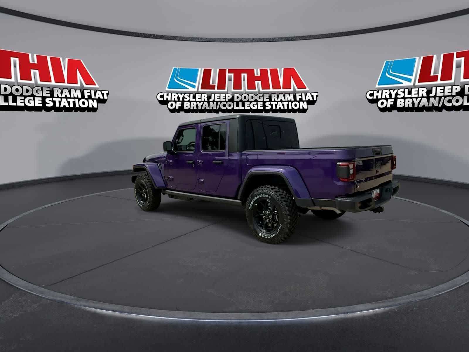 View vehicle photo 6