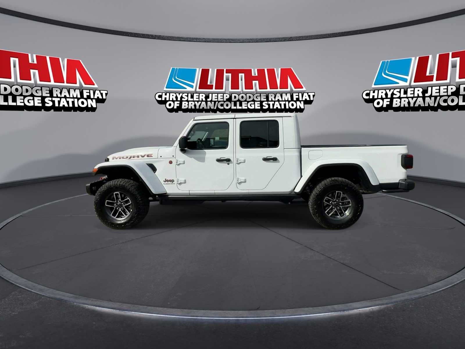 View vehicle photo 5