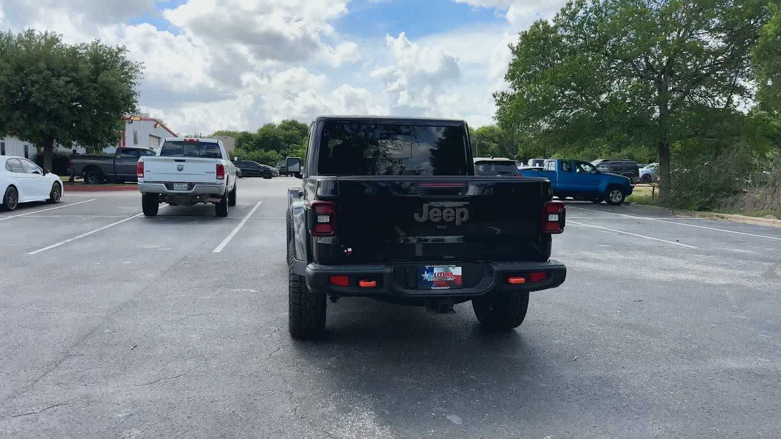 View vehicle photo 7