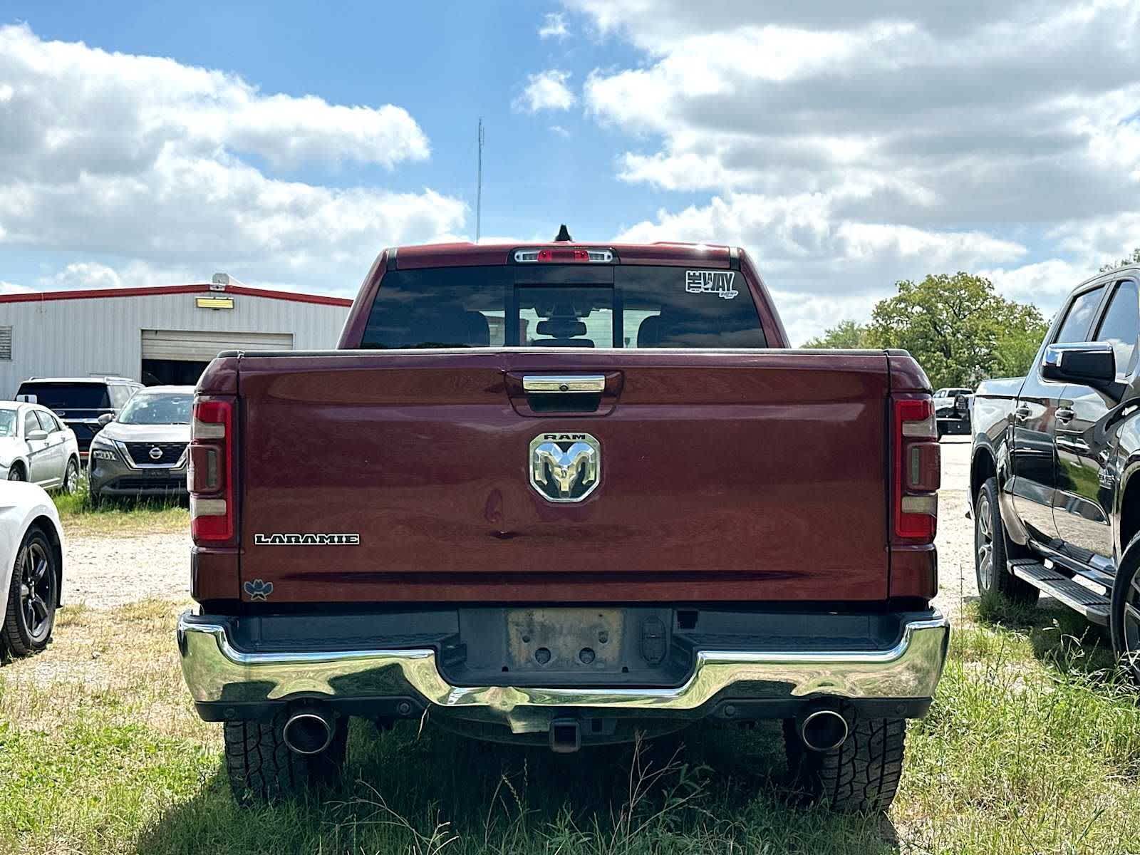 View vehicle photo 4