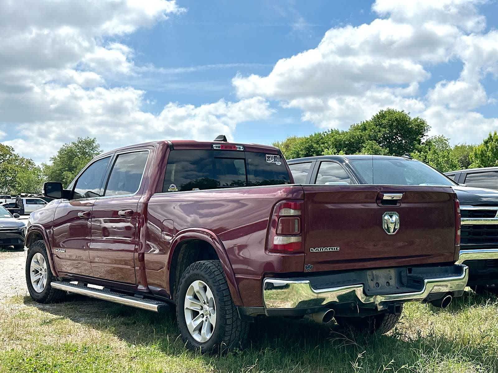 View vehicle photo 3