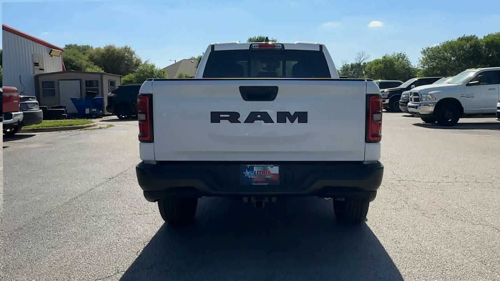 View vehicle photo 7