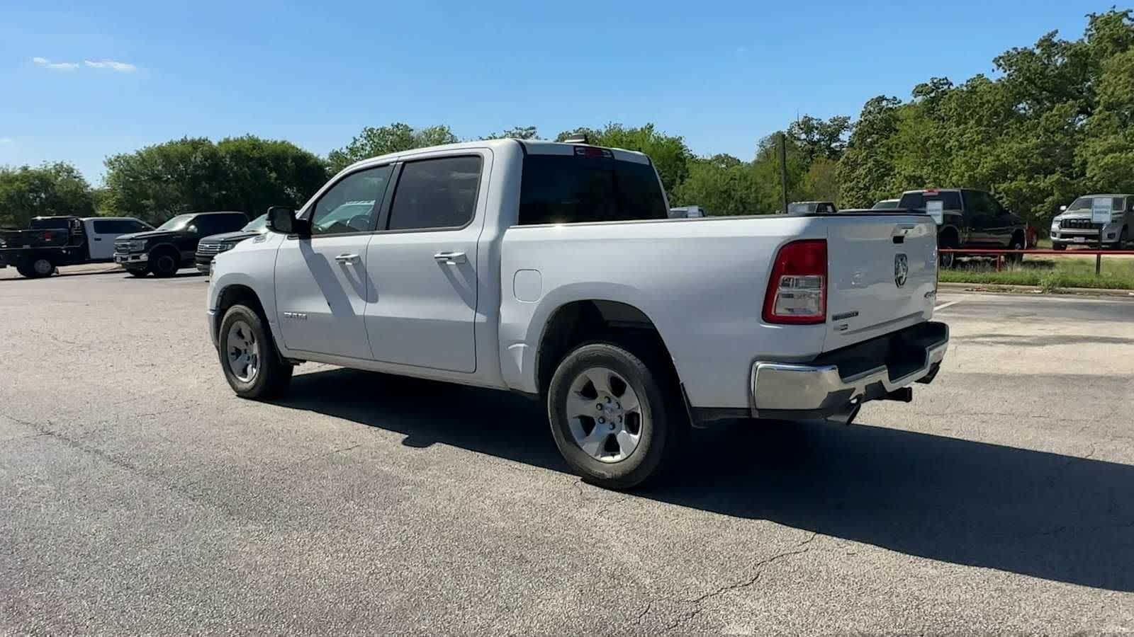 View vehicle photo 6