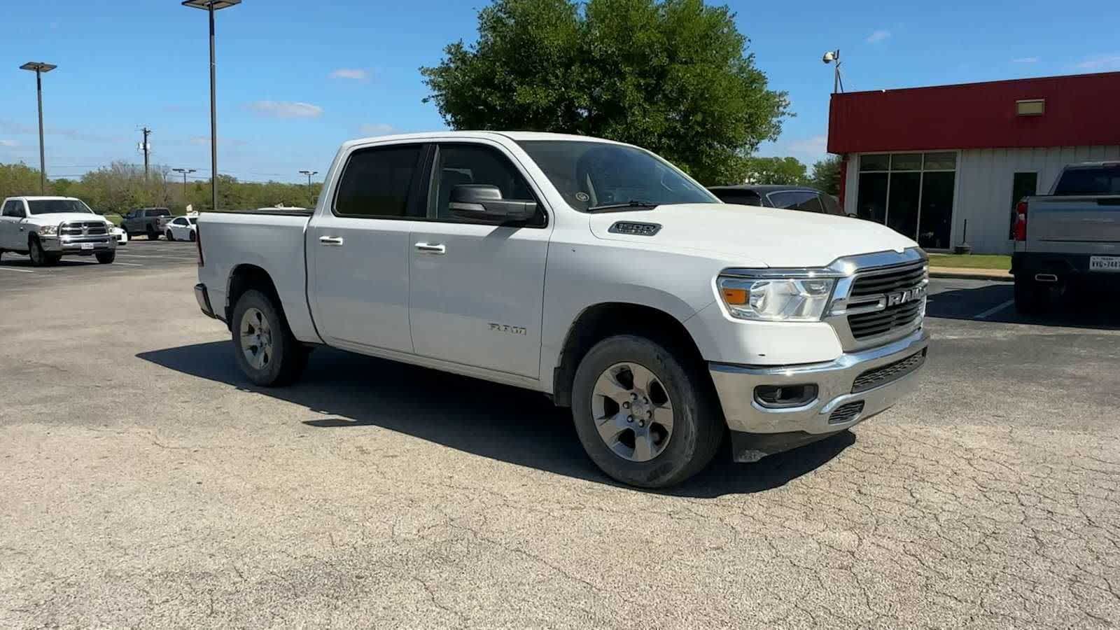 View vehicle photo 2