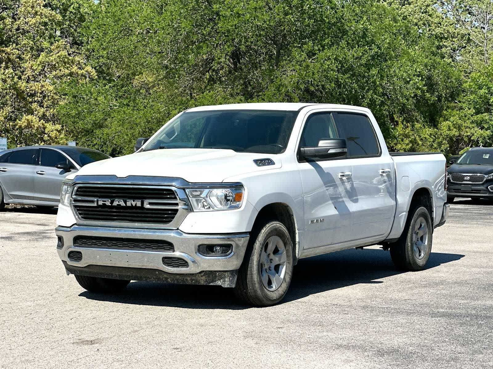 Bright White Clearcoat 2020 RAM 1500 Big Horn Crew Cab 4WD Pickup Truck Four-Wheel Drive Automatic