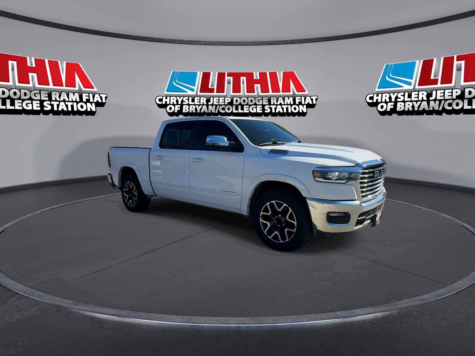 View vehicle photo 2