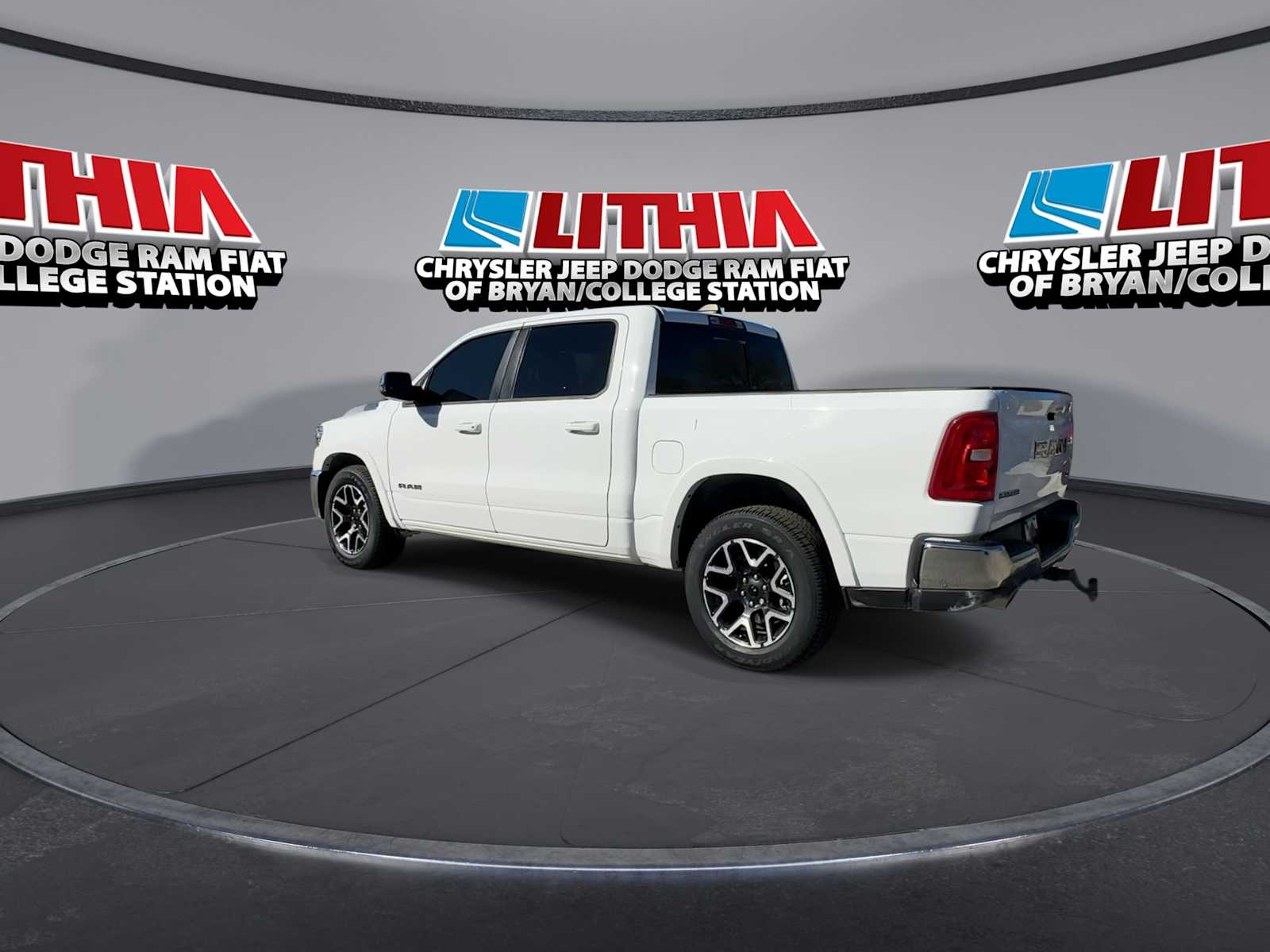 View vehicle photo 6