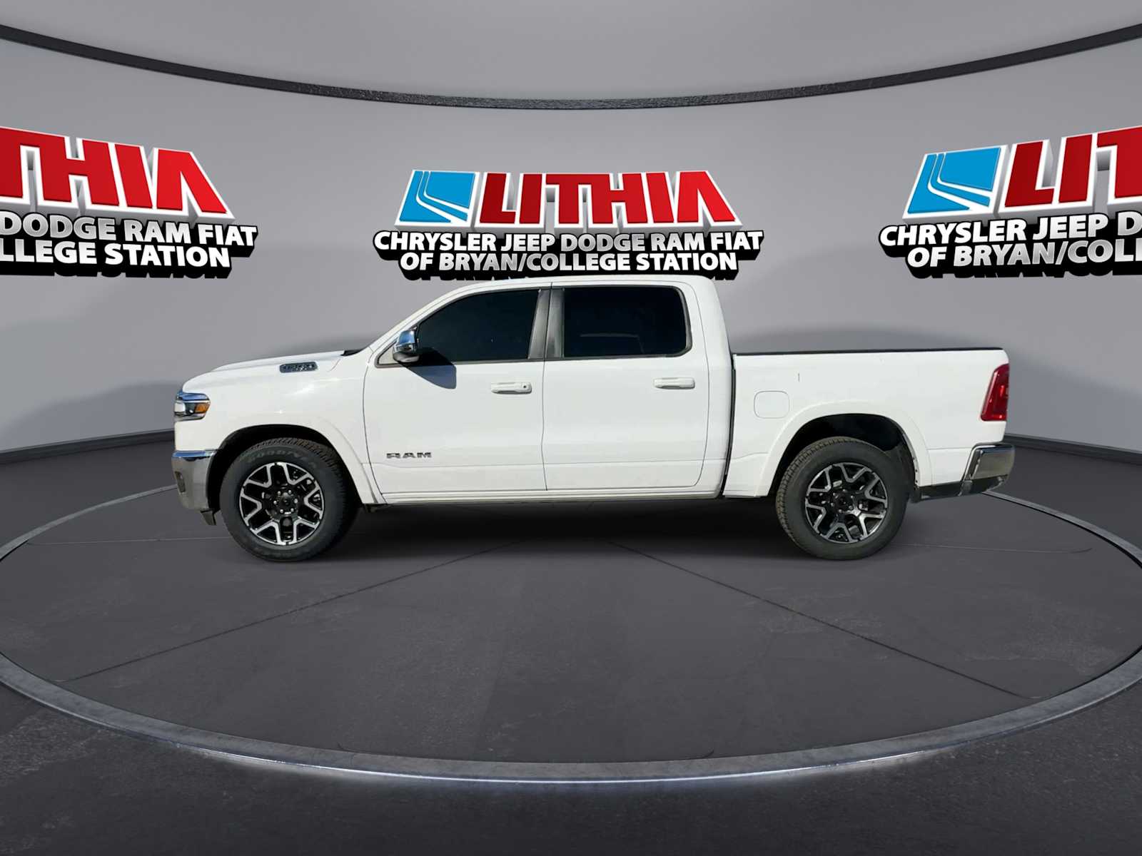 View vehicle photo 5