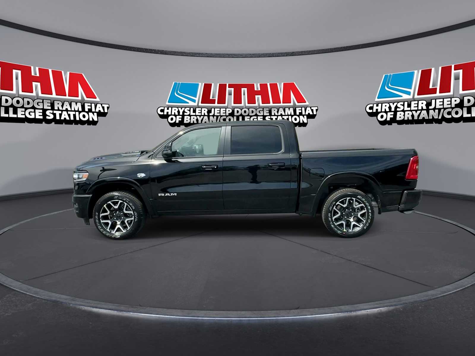 View vehicle photo 5