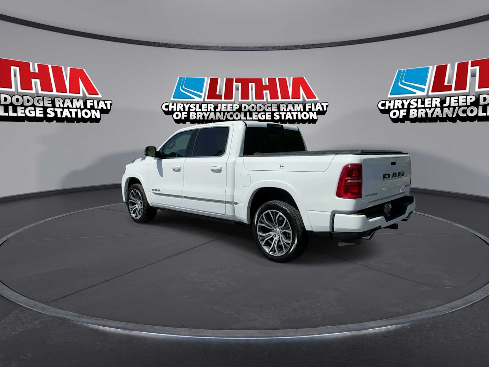 View vehicle photo 6