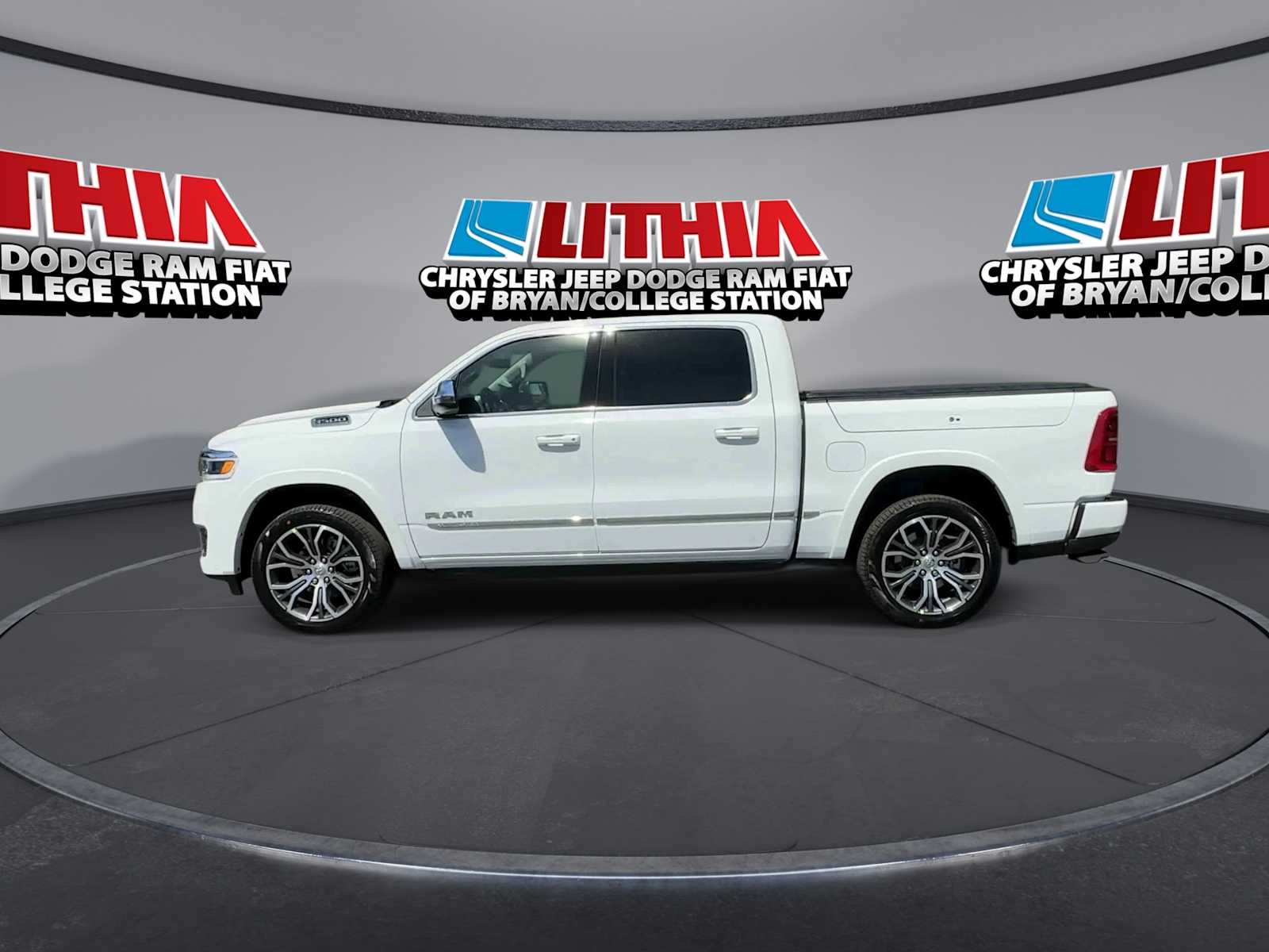 View vehicle photo 5