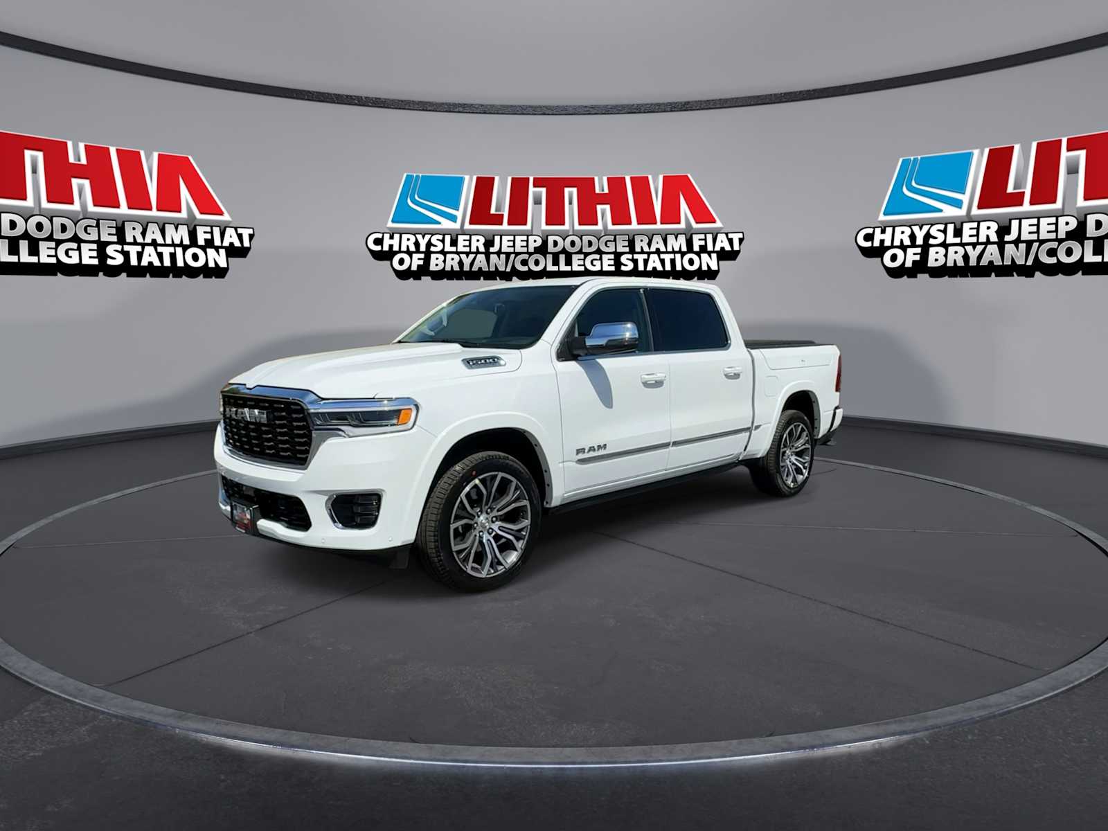 View vehicle photo 4