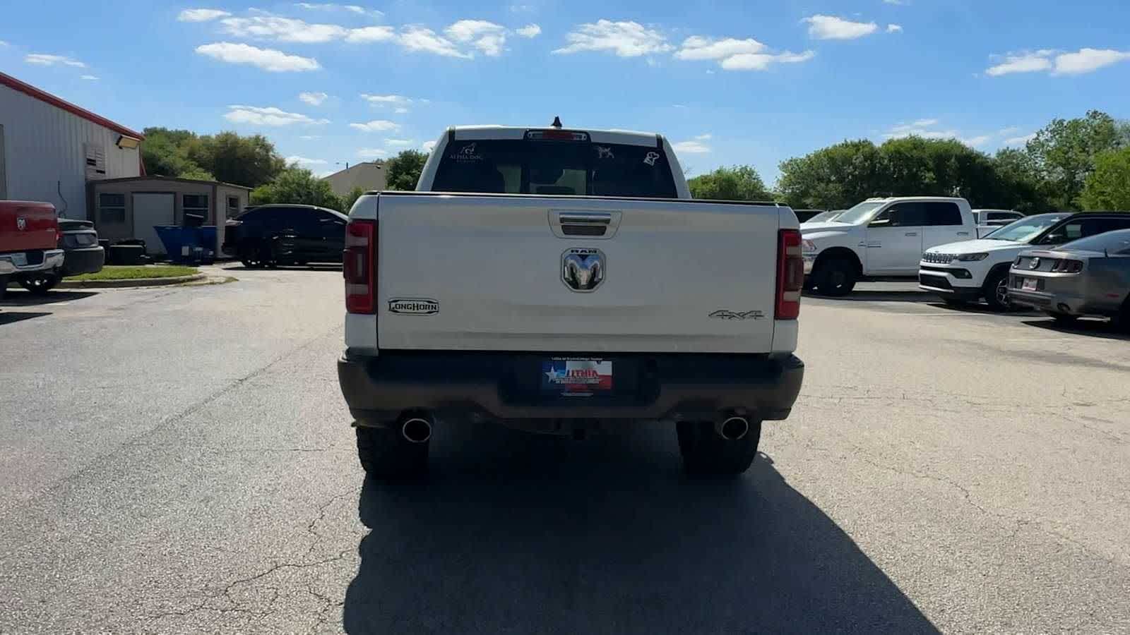 View vehicle photo 7