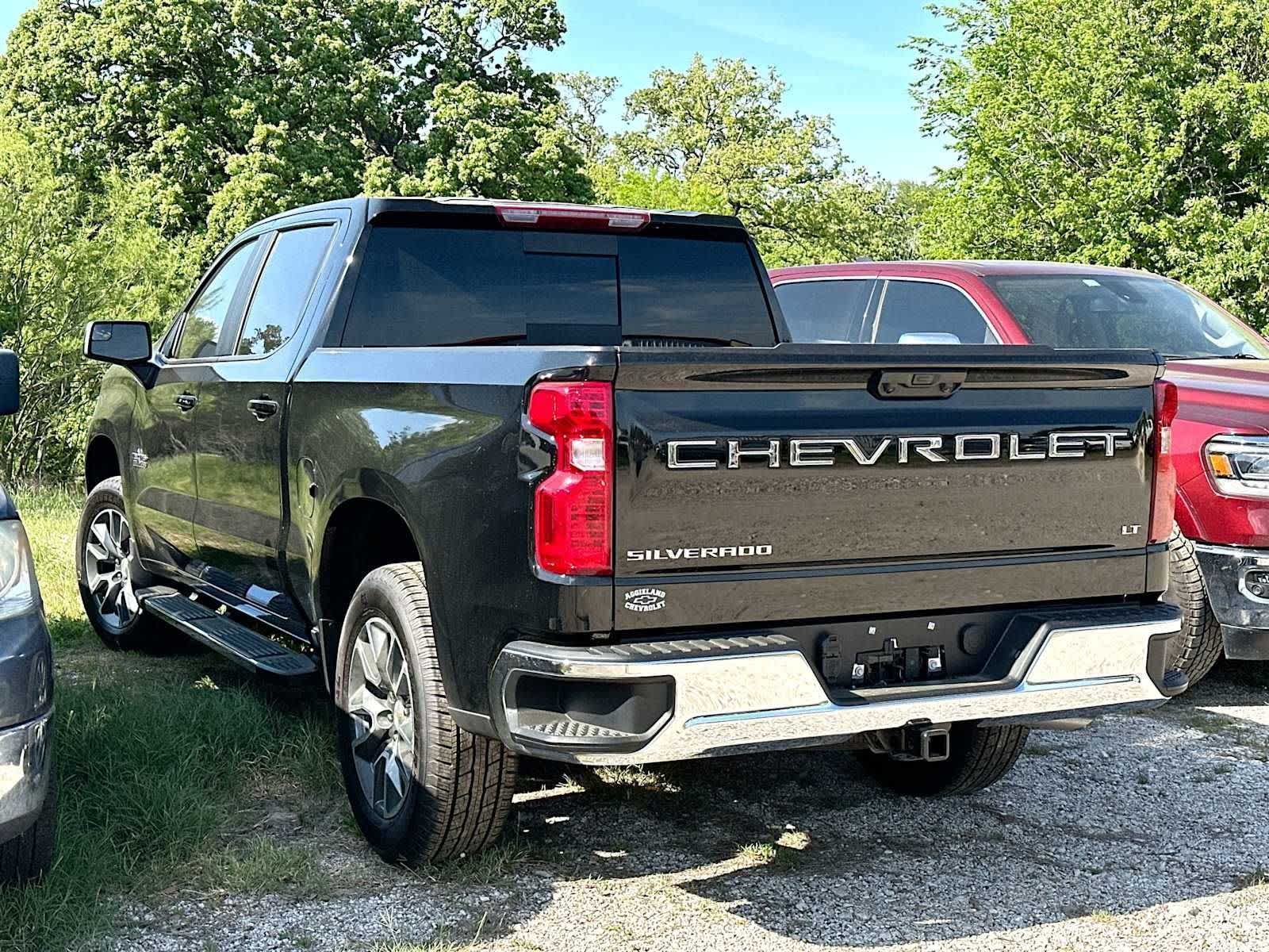 View vehicle photo 4