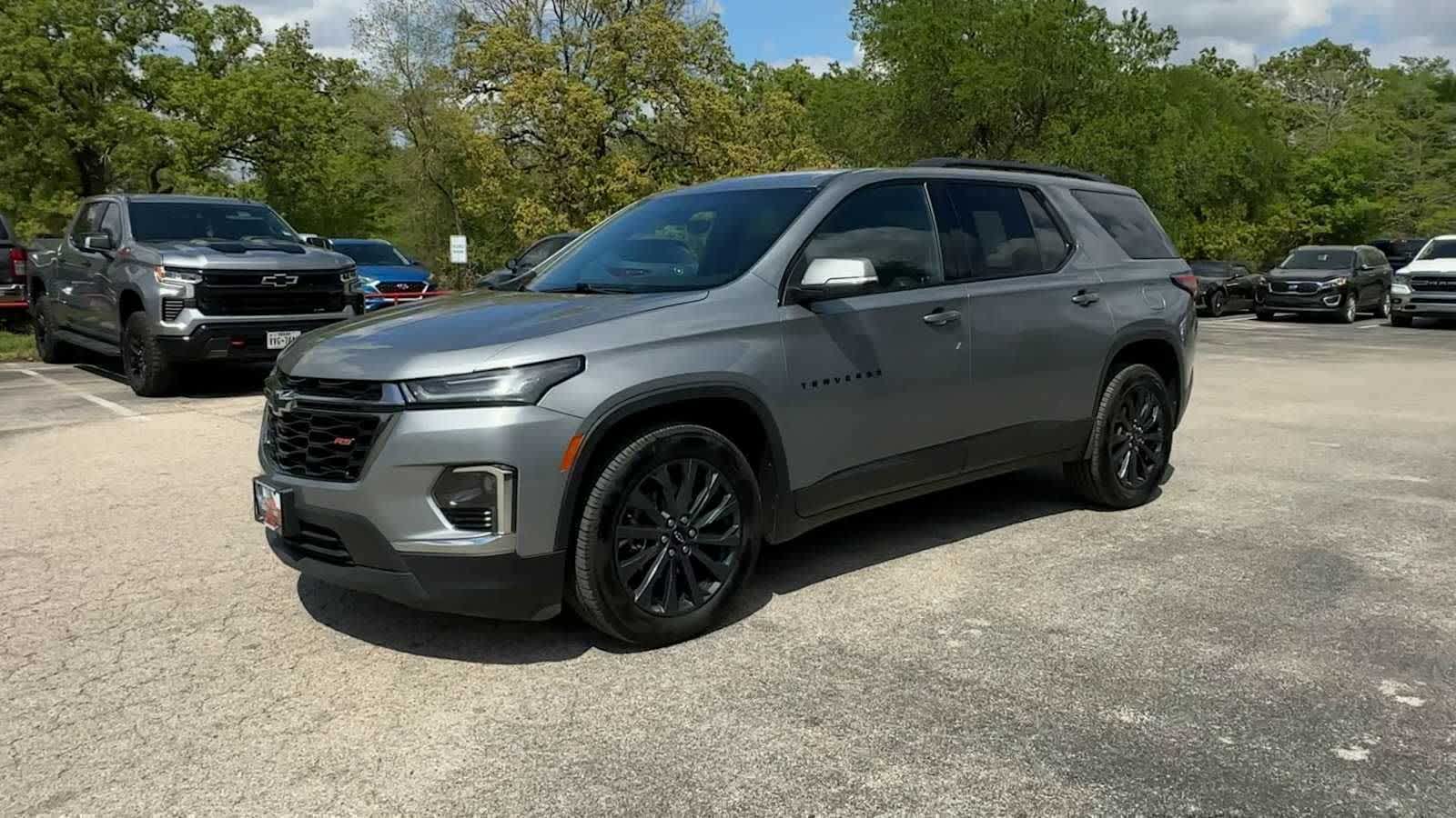 View vehicle photo 4