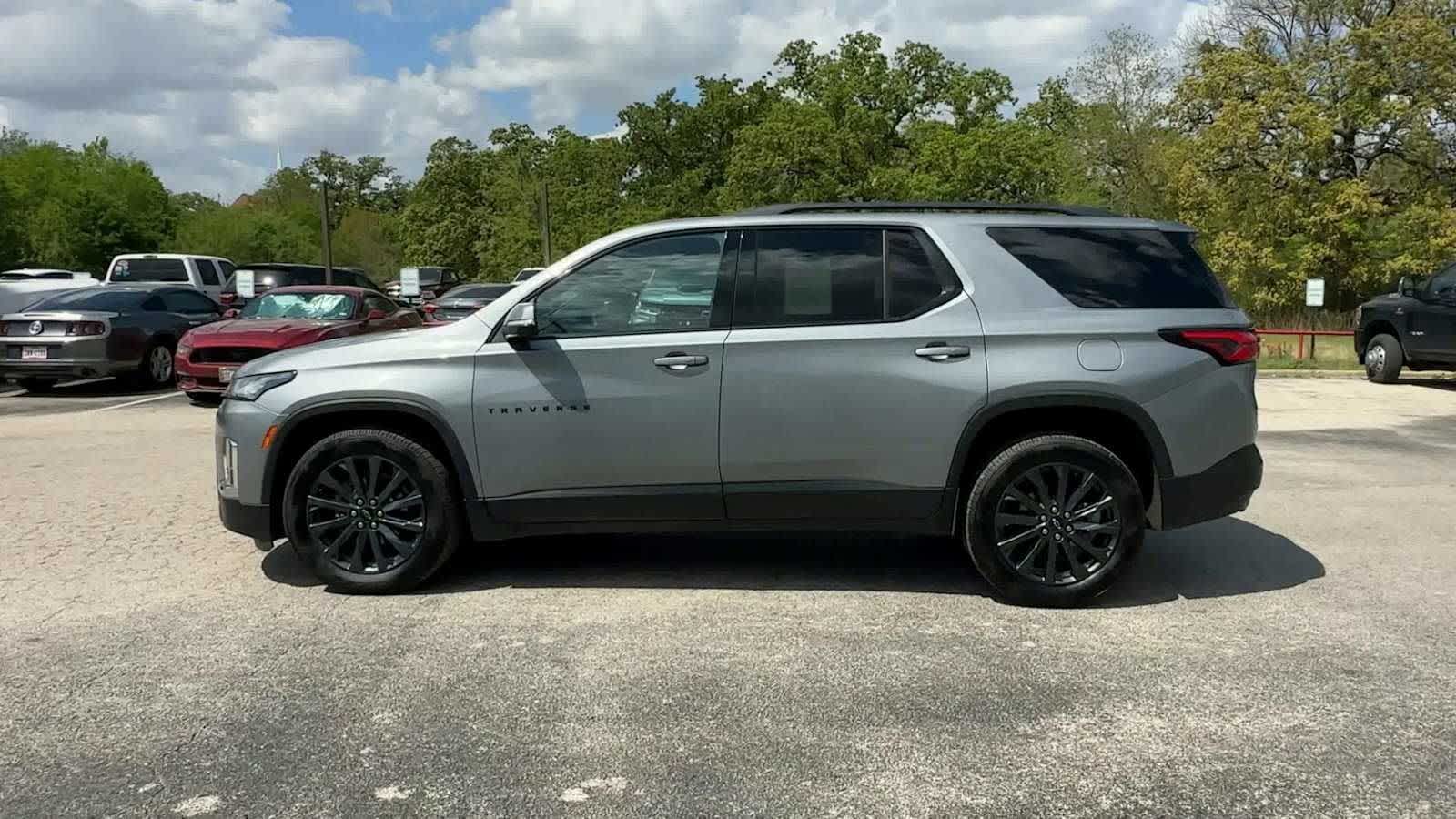 View vehicle photo 5