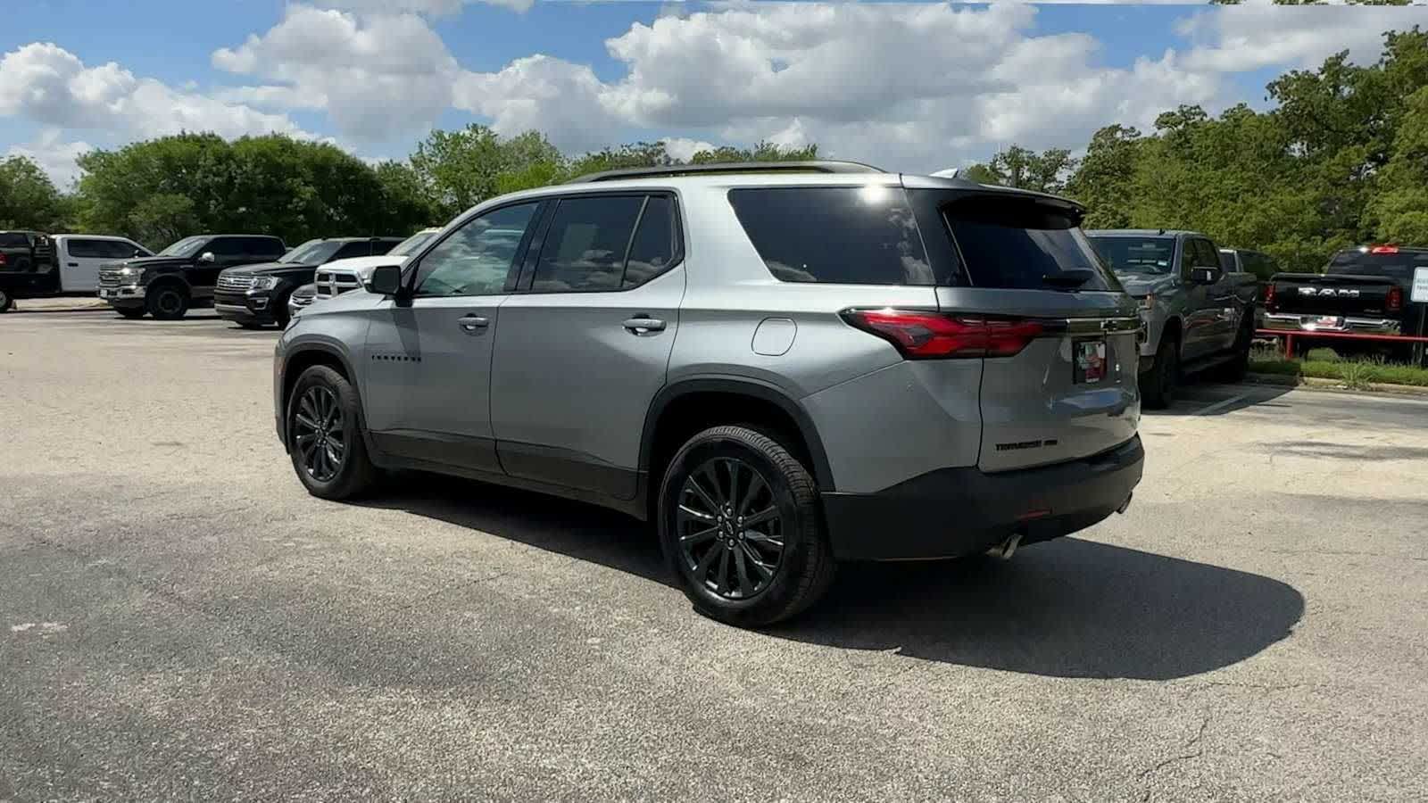 View vehicle photo 6