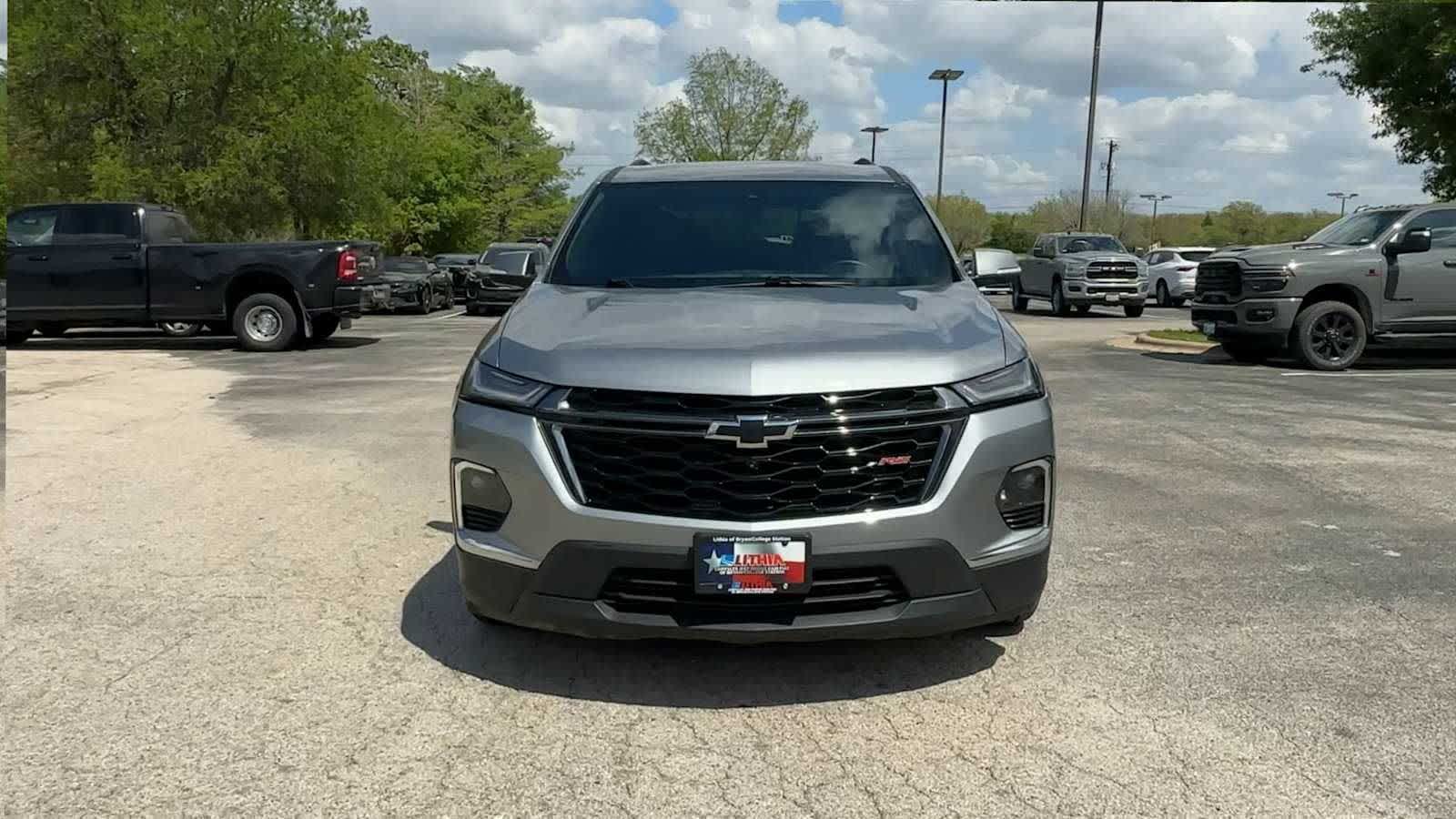 View vehicle photo 3