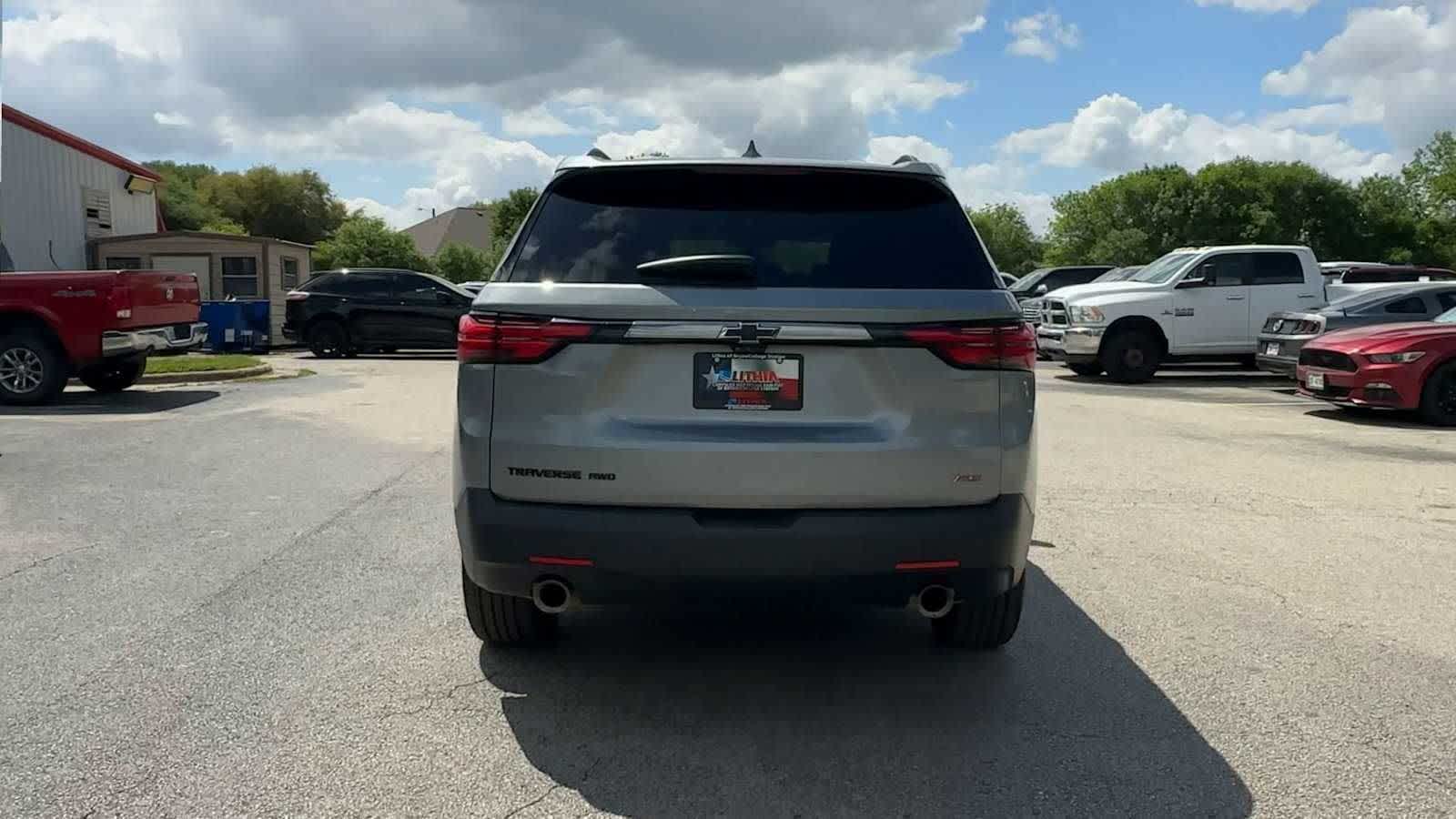 View vehicle photo 7