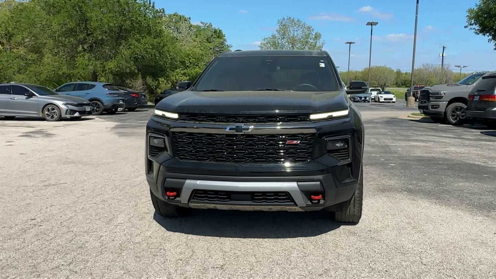 View vehicle photo 3