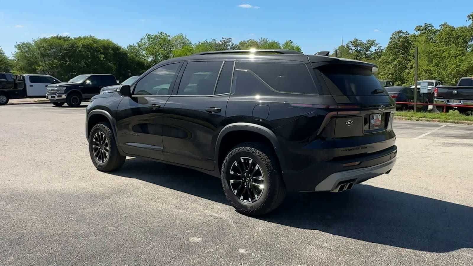 View vehicle photo 6